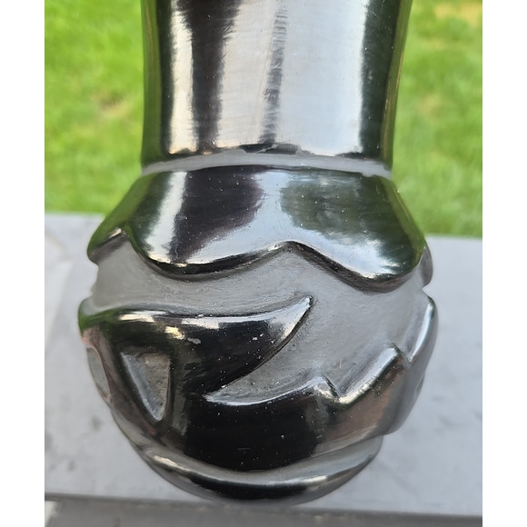 Santa Clara Pueblo Blackware Pottery Signed Madeline T. 7.2" Avanyu Excellent - Picture 9 of 16